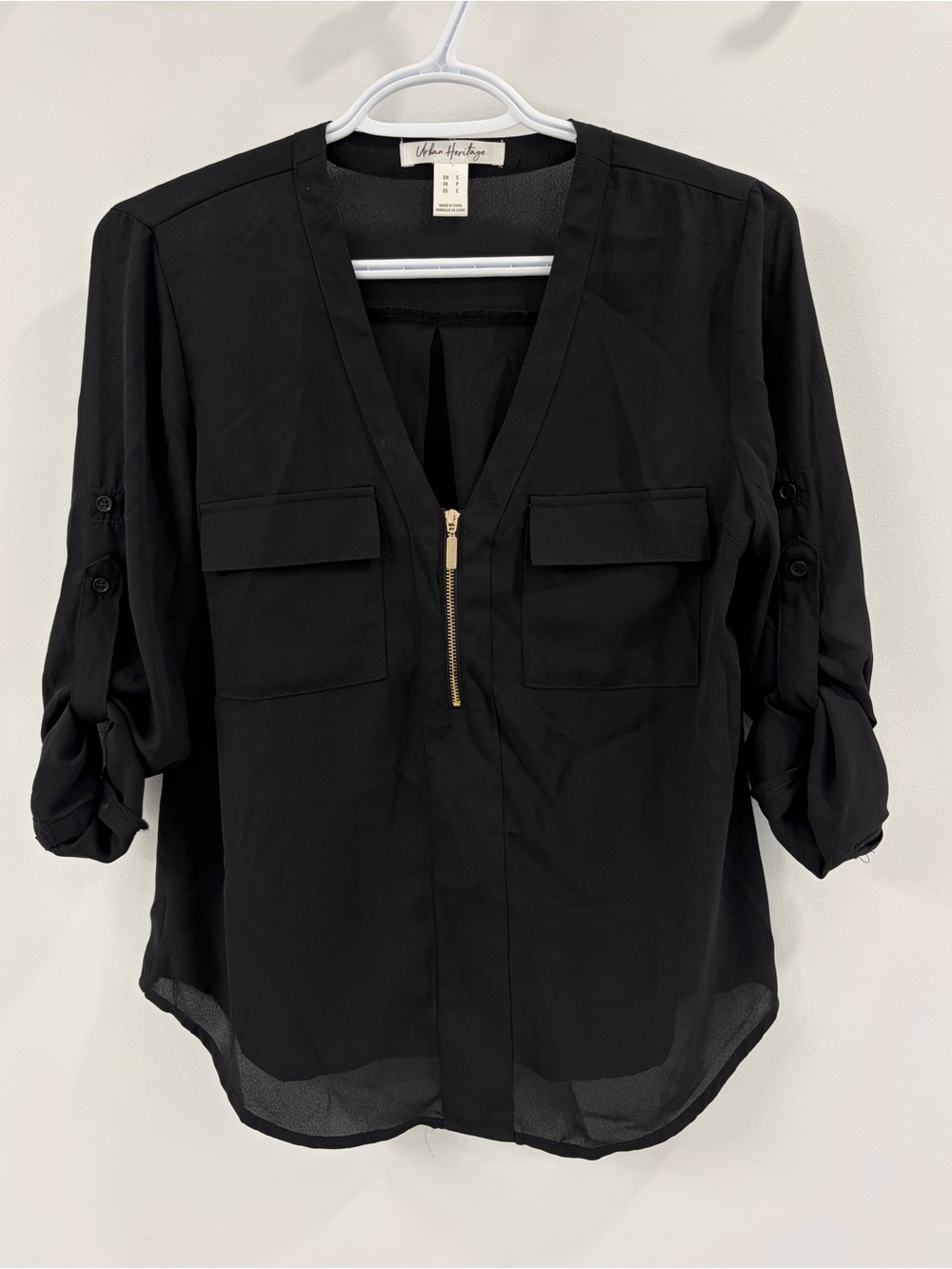Urban Heritage Black V-Neck Zip Front Women's Top - Small